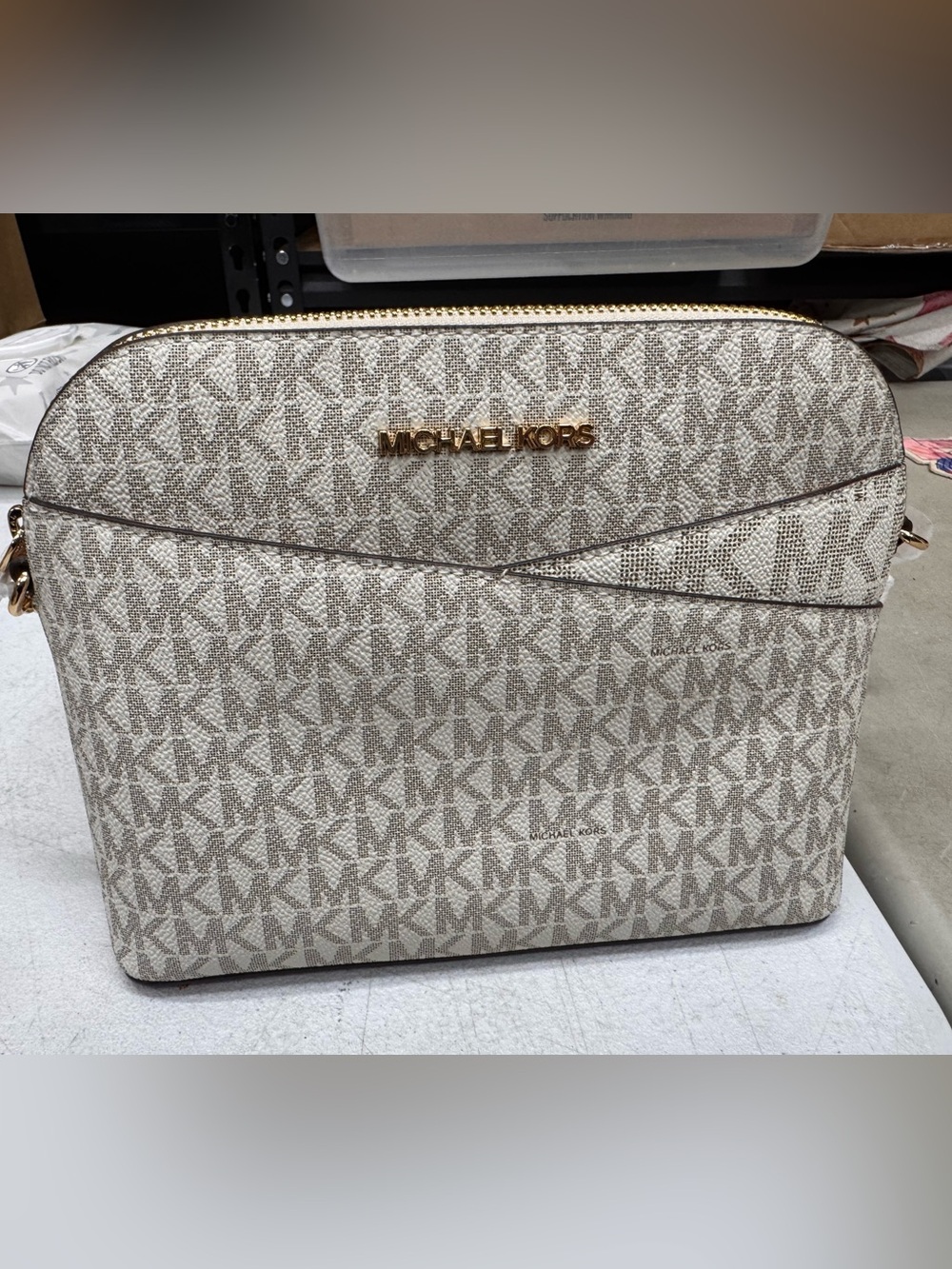 Michael Kors jet set travel Beige Crossbody with Gold Hardware STAINED